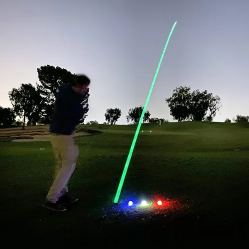 Vista 2 de GoSports Paquete de 12 pelotas de golf con luz LED, activadas por impacto con temporizador de 10 minutos