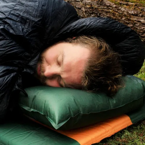 Vista 4 de Ryno Tuff Almohada autoinflable para acampar al aire libre para soporte lumbar del cuello, almohada inflable ligera aislada de viaje para camping