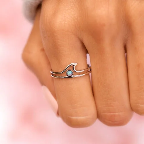 Vista 2 de Pura Vida Anillo de ópalo chapado en oro rosa o plata con piedra blanca o azul, base de latón, diseño elegante, talla 5-9, Oro, rosa, latón,