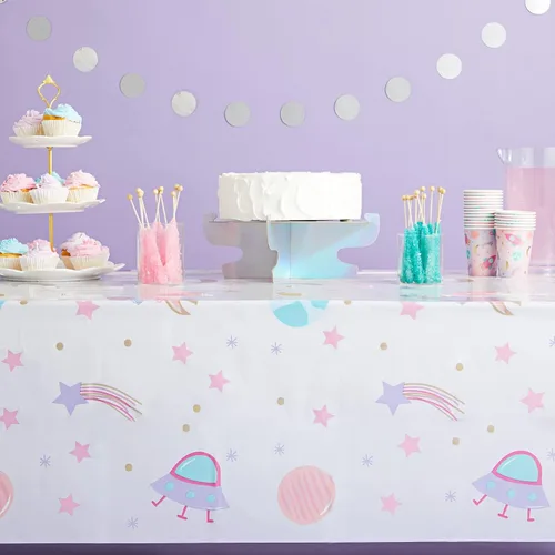 Vista 2 de Blue Panda Funda rectangular de plástico para mesa espacial, funda de plástico desechable duradera, decoración de fiesta de galaxia y decoraciones