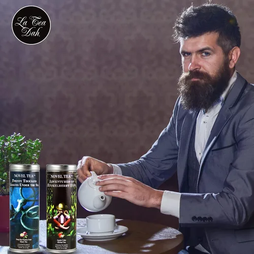 Vista 3 de Noveltea Cesta de regalo de té literario de La Tea Dah, 5 tés gourmet, agitador de miel y diario, regalos para escritores y lectores, juego