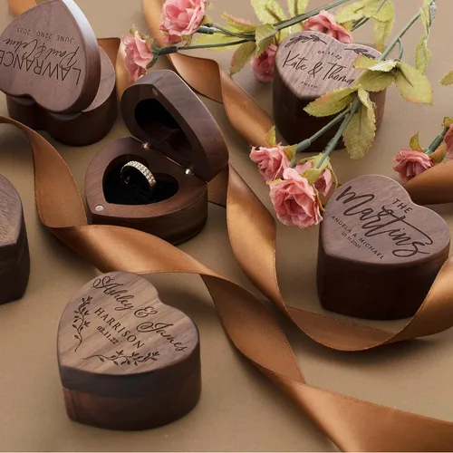 Vista 5 de Caja de anillo de madera personalizada, caja de soporte de anillo personalizada, caja de anillo de corazón de madera para ceremonia de boda, 8