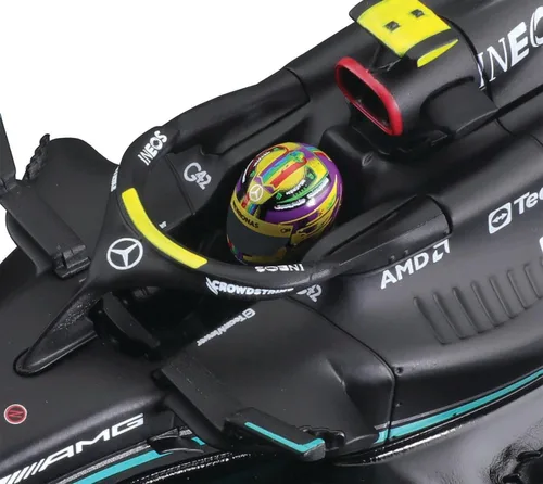 Vista 3 de Bburago 1:24 F1 Race Mercedes W14 (2023) con Piloto - Hamilton #44