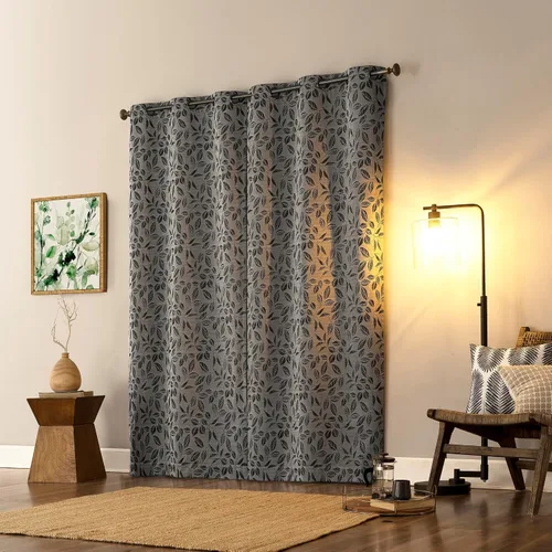 Vista 2 de Sun Zero Satti Panel de cortina 100% opaca con ojales bordados, perla/gris, 40 pulgadas de ancho x 84 pulgadas de largo (1 panel)