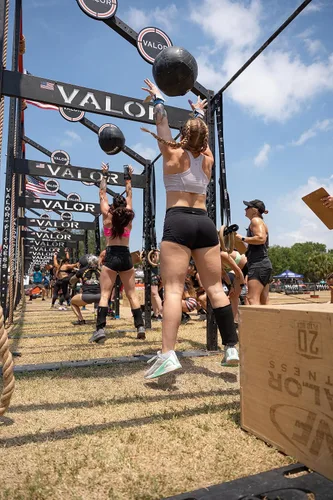 Vista 2 de Valor Fitness Wall Ball Pros - Balones medicinales - Fuerza y acondicionamiento - Equipo de ejercicio de entrenamiento cruzado - Opciones