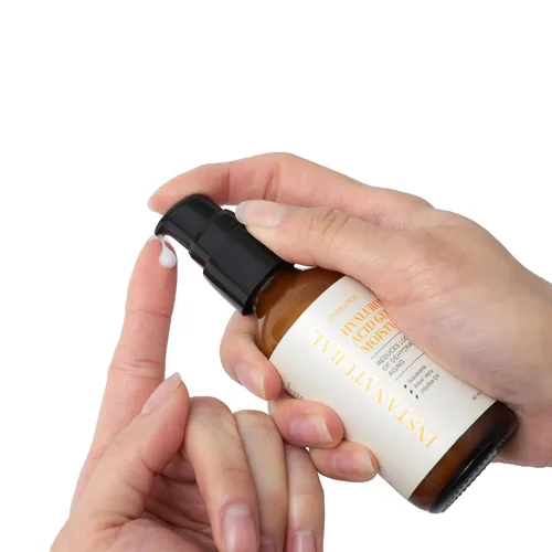 Vista 2 de InstaNatural Gel hidratante de ácido hialurónico con escualano, aloe vera y aceite de jojoba Crema facial diaria ligera para una piel hidratada