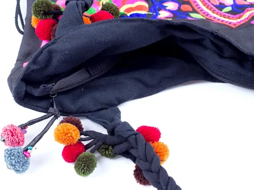 Vista 5 de Triángulo Hill tribetote Bolsa con correa ajustable Negro bordado Thai Comercio Justo