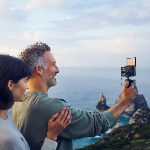 Vista 3 de Cámara Panasonic LUMIX ZS99 de punto y disparo, cámara compacta para viajes con zoom 30x con lente de zoom de 24-720mm, y video/foto 4K, excelente