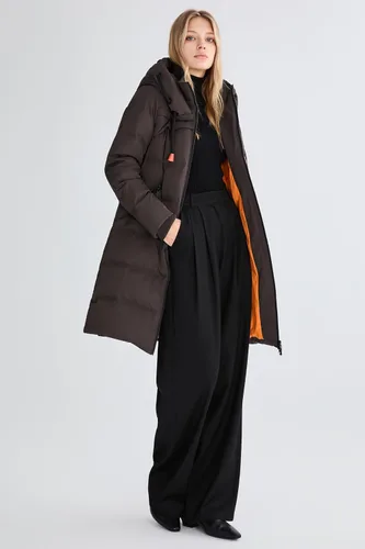 Vista 4 de Orolay - Chaqueta de invierno gruesa con capucha para mujer, tipo parka, acolchada, de plumón, con bolsillos Marrón