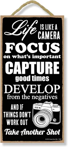 Vista 7 de Honey Dew Gifts Decoración del hogar, Be so Happy That When Others Look at You They Become Happy Too, cartel colgante de madera de 5 x 10 pulgadas