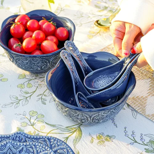 Vista 5 de Sungmor Vajilla de cerámica para cenas finas en relieve, estilo barroco antiguo, cuencos de porcelana con forma de flor de 15,2 cm (591 ml) de 6 4