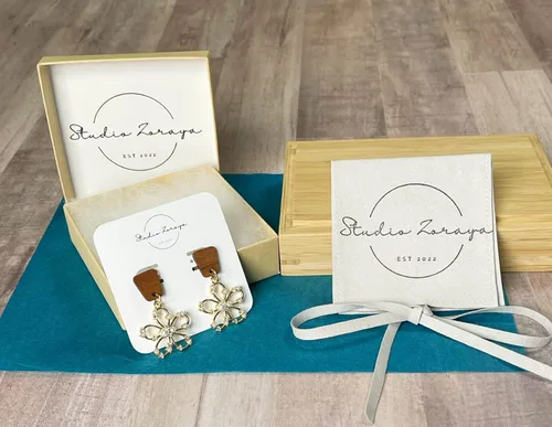 Vista 7 de Pearl Hearts Dangle Earrings