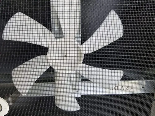 Vista 4 de HENG’S INDUSTRIES 14" Ventilación de techo universal para remolques de camping con tapa para humo y ventilador de 12 voltios 74112-C