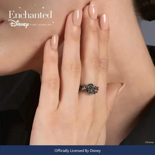 Vista 2 de Jewelili Enchanted Disney Fine Jewelry Anillo de plata de ley con rodio negro de 15 Cttw tratado con diamantes redondos negros y rosa maléfica