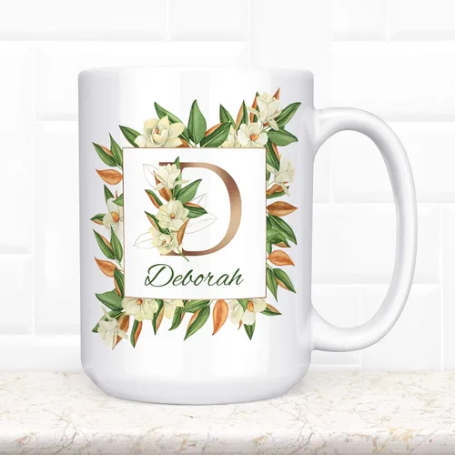 Vista 4 de Taza de café de cerámica personalizada con monograma floral, 11 o 15 onzas