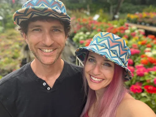 Vista 127 de Gorra de 5 paneles Diseños únicos multicolor Gorras para hombres y mujeres Grande o XL