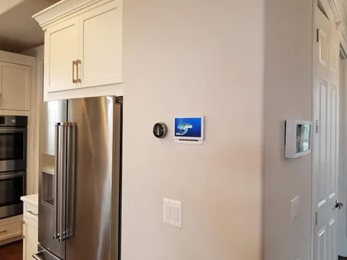 Vista 4 de Mount Genie Soporte de pared simple integrado para Google Nest Hub Gen 1 [no es compatible con 2021 Gen 2]: el centro de comando perfecto
