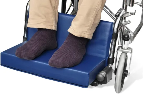 Vista 9 de NYOrtho Extensor de reposapiés para silla de ruedas, protector de cojín de piernas, se asegura fácilmente con correa de liberación rápida, anchos
