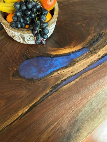 Vista 7 de Live Edge Black Walnut and Epoxy Round Dining Table