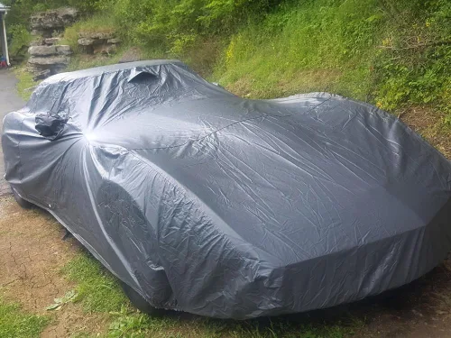 Vista 2 de CarsCover cubierta para auto de piel sintética resistente a la intemperie hecha a medida para C3 Corvette