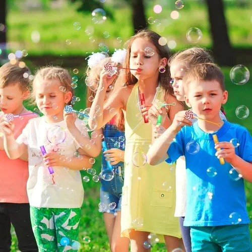 Vista 6 de AFZMON 24 varitas de burbujas para fiestas de niños Candyland, varitas de burbujas de caramelo dulce en miniatura, suministros de fiesta