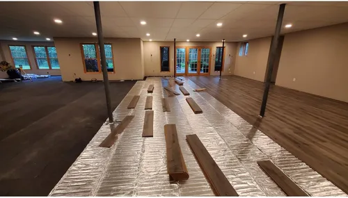 Vista 11 de Calefacción eléctrica radiante por suelo radiante para alfombras, suelos laminados y de madera flotante, corte y giro de 15 pies cuadrados para un