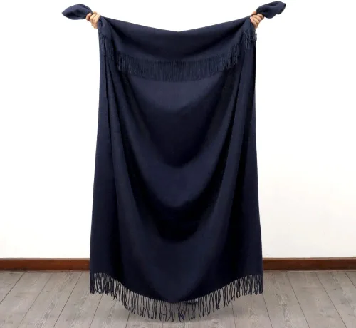 Vista 3 de Junin Pride - Manta de lana de alpaca tejida, suave, cálida, diseño de color sólido, Perú, 72 x 61 pulgadas (azul)