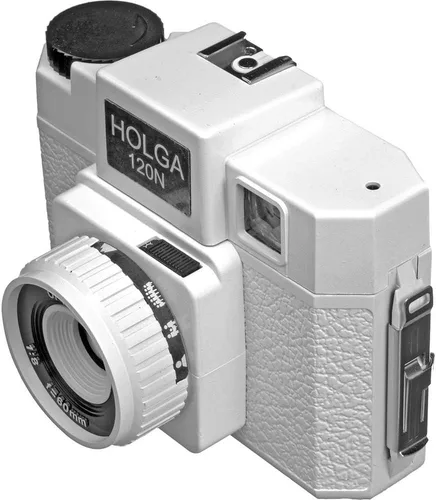 Vista 4 de Holga 173-120 Holgawood 120N Paquete de cámara de formato medio (Casablanco) con película negativa en blanco y negro (película de 120 rollos)