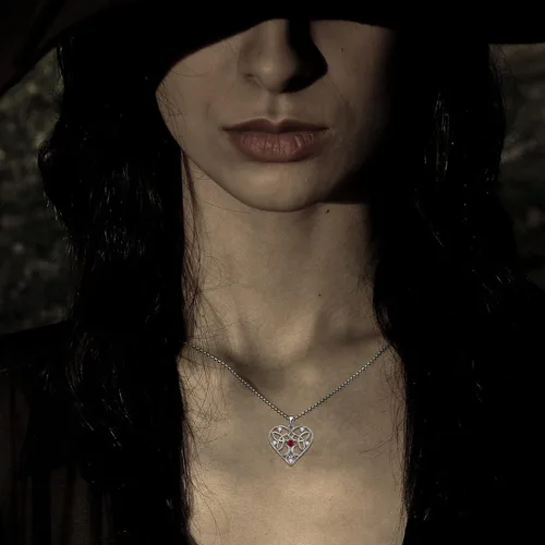 Vista 4 de FJ Women's Hecate Necklace S925 Silver Wiccan Pagan Goddess Necklace Literary Jewelry