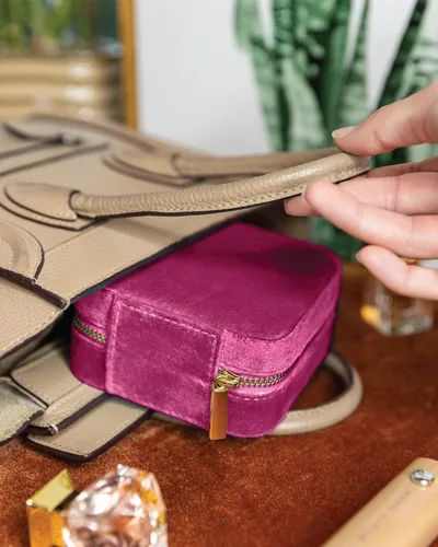 Vista 6 de Caja organizadora de joyas de viaje de terciopelo de felpa Joyero de viaje pequeño para mujer Organizador de viaje de joyería, estuche de viaje