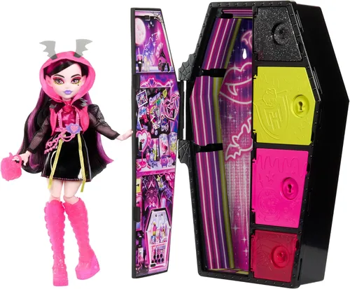 Vista 8 de Monster High Skulltimate Secrets Clawdeen Wolf Muñeca con Guardarropa y 19 Accesorios de Moda Sorpresa, Juguete +4 Años (HXH85)