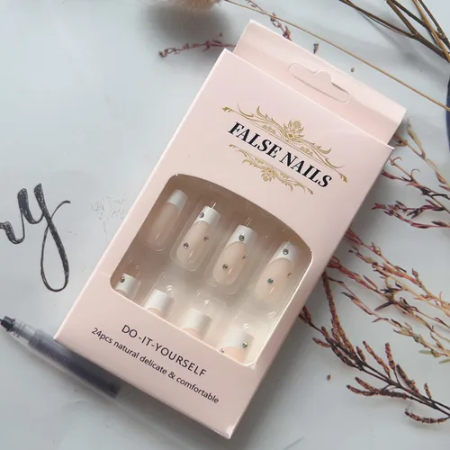 Vista 4 de Uñas postizas a presión con punta francesa blanca, uñas postizas largas cuadradas 3D con diamantes de imitación, uñas acrílicas nude, cobertura