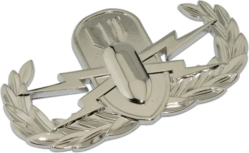 Vista 11 de Emblema de metal de la tripulación de la Fuerza Aérea