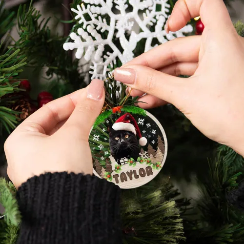 Vista 4 de Adorno personalizado de gato negro para regalo de Navidad de 2.90 x 2.90 pulgadas, acrílico personalizado con nombre de mascota, árbol para colgar