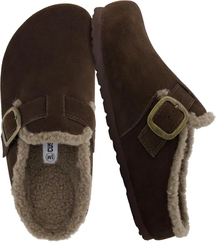 Vista 13 de CUSHIONAIRE Haven - Zuecos de cuero genuino para mujer, zapatos sin cordones con forro de piel sintética con plantilla de corcho y hebilla ajustable