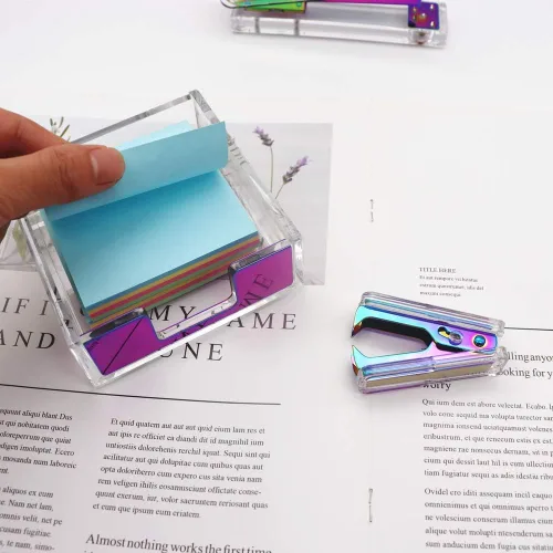 Vista 5 de Cuerpo acrílico transparente colorido tono metálico titular de notas y removedor de grapas conjunto auto-adhesivo cubo dispensador de notas titular
