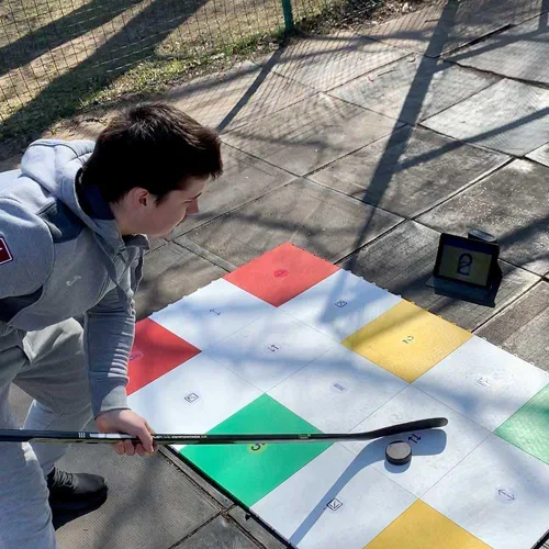 Vista 4 de Hockey Revolution My Training Surface - Kit profesional de suelo de entrenamiento en tierras secas para manejo de palos