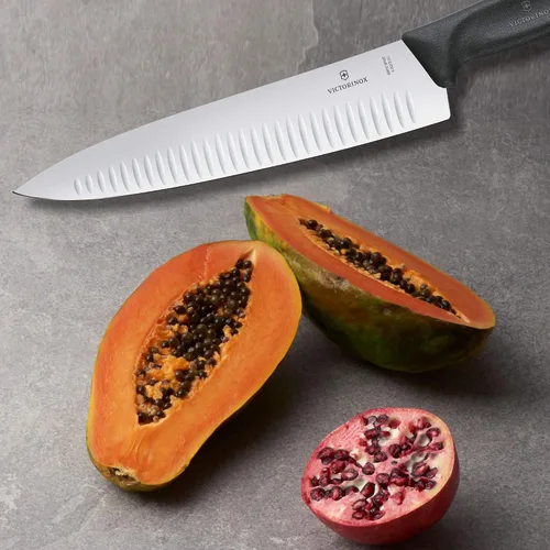 Vista 6 de Victorinox Swiss Classic, Cuchillo de trinchar, hoja extra afilada, borde estriado, 9.8 in, mango de plástico, acero inoxidable, negro