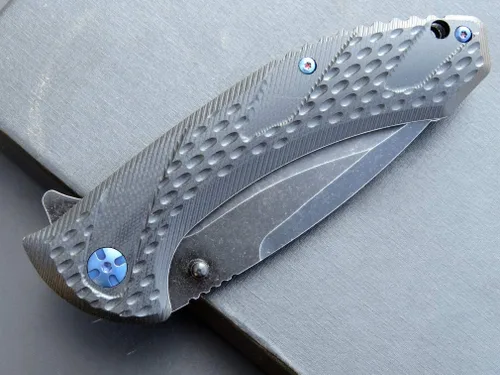 Vista 7 de Eafengrow EF927 Cuchillo de bolsillo D2 Hoja de acero con revestimiento de óxido negro, cuchillo para exteriores, mango G10, rodamiento de bolas