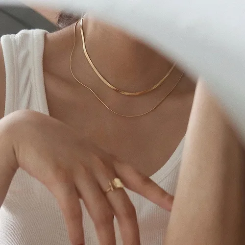 Vista 2 de Pencros Gargantilla delicada, collar de cadena de serpiente relleno de oro de 14 quilates, collar de espiga ajustable simple para mujer
