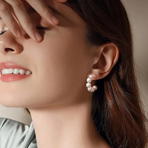 Vista 2 de Gacimy Aretes de aro de perlas para mujer con poste de plata de ley 925