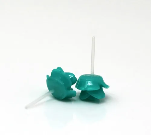 Vista 20 de Pendientes de poste de plástico hipoalergénico con forma de rosa de 0.354 in, orejas sensibles al metal