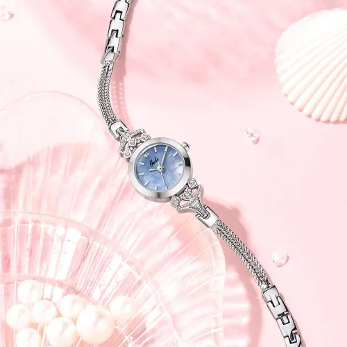 Vista 2 de CARLIEN Reloj de pulsera para mujer, pequeño, elegante, simple, de lujo, con esfera de perla, esfera de perla, ligero, correa de malla de acero