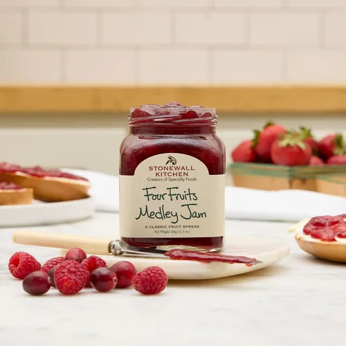 Vista 4 de Stonewall Kitchen Jam Four Fruits Medley Jam, 11.5 oz (anteriormente Cherry Berry Quartet)