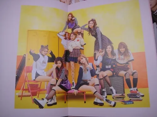 Vista 6 de JYP Entertainment Twice - TWICEcoaster Lane 2 (álbum especial) A ver. CD+Photobook+Photocard+Photocard+Extra Photocards Set