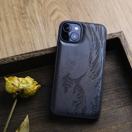 Vista 7 de Carveit Funda magnética de madera para iPhone 13 [madera natural y TPU suave] Funda protectora de madera única y elegante a prueba de golpes