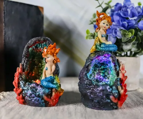 Vista 6 de Ebros - Juego de 2 sirenas de fantasía para decoración del hogar (cola azul), diseño de sirenas de cristal de geoda, diseño de corales bajo el mar
