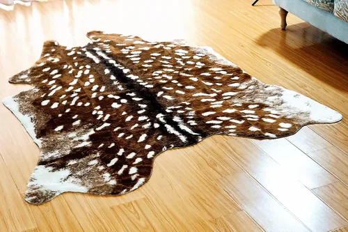 Vista 2 de Deer Rug - Tapete de piel de vaca sintética con estampado de ciervos Sika para sala de estar (6.1 x 5 pies)