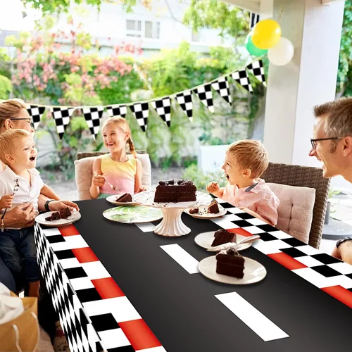 Vista 5 de 2 manteles de plástico desechables con diseño de automóvil de carreras, con diseño de bandera a cuadros negros, mantel rectangular para niños