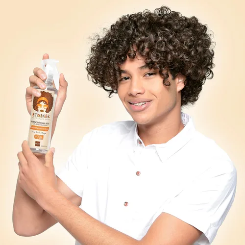 Vista 8 de ETNIKER Curl Refresher Spray. Cabello rizado y ondulado. Revive y refresca. Coco, linaza, manteca de karité y extracto de semilla de rambután